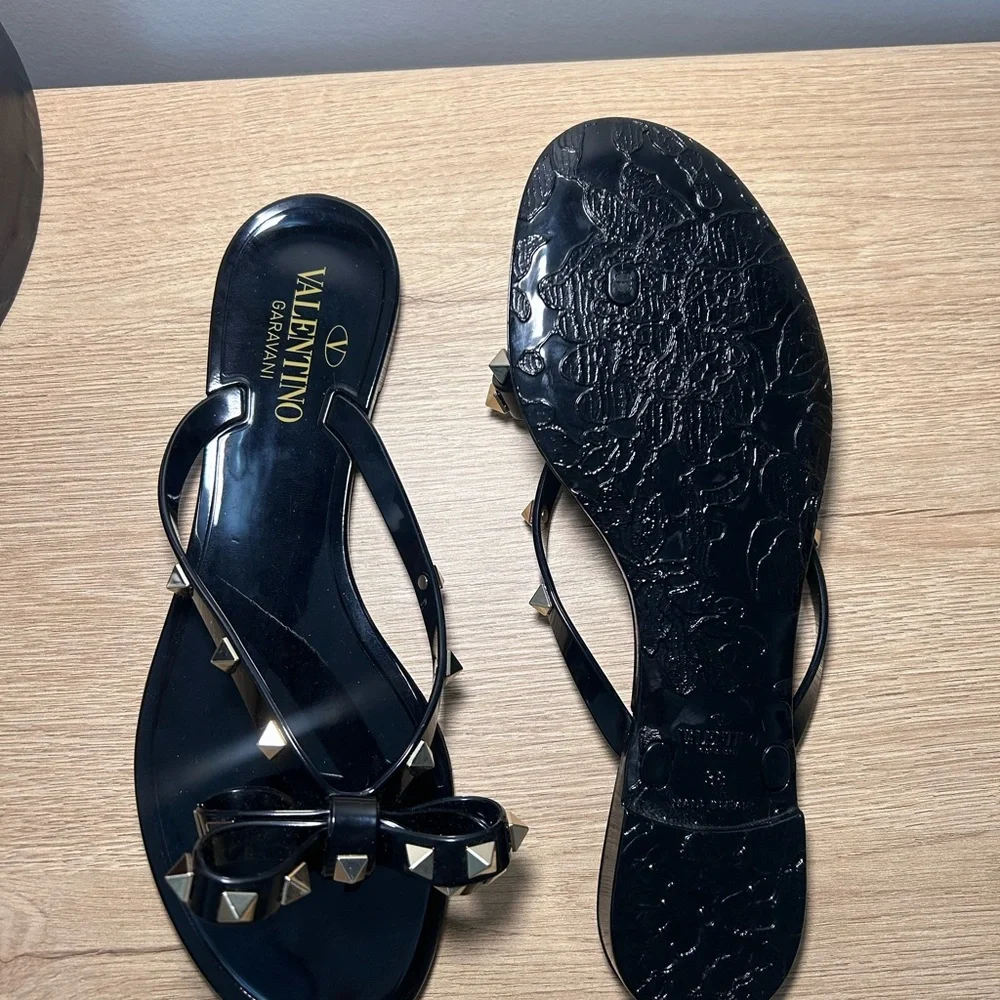 Valentino Black Jelly Sandals with Gold Rockstud Bow - Picture 6 of 6